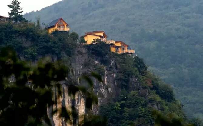 湖南旅游開發(fā)公司,懷化旅游開發(fā)公司,懷化峽谷探幽,懷化石林花山植物園